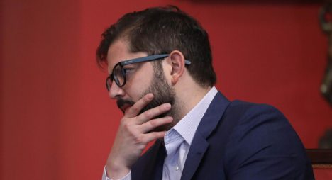 FA reitera denuncia de “espionaje político” en caso Procultura y defiende a Boric ante acusaciones